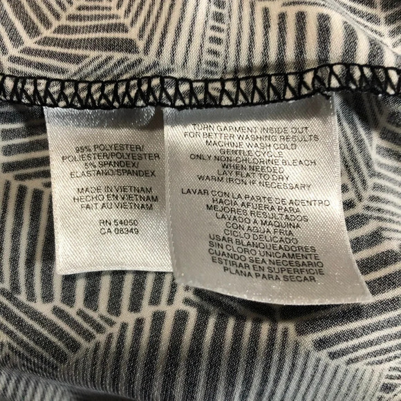 🛍️3/$40 Ann Klein Cowl Neck  Top Black White Long Sleeve Size Large - Picture 6 of 6